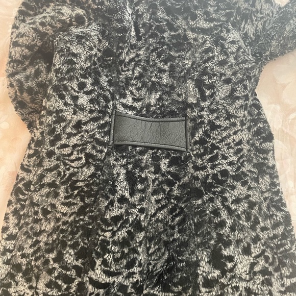Warm winter coat- animal print- xs - Picture 9 of 13